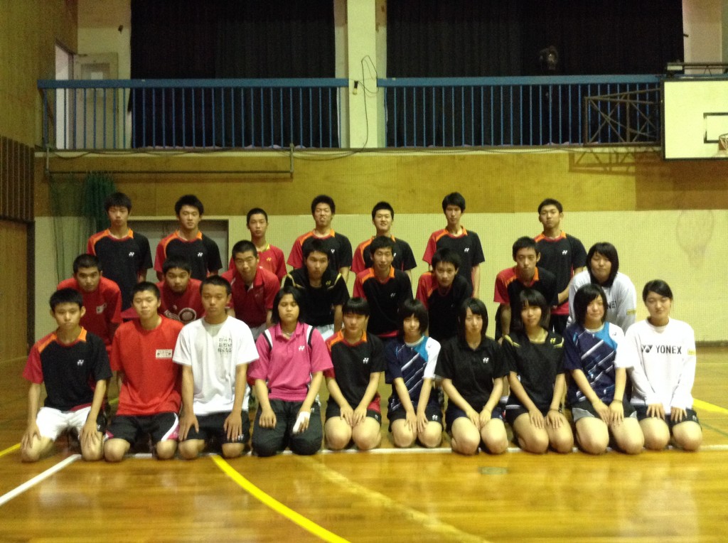 日章学園高校男子バドミントン部が、3年連続で団体・シングルス